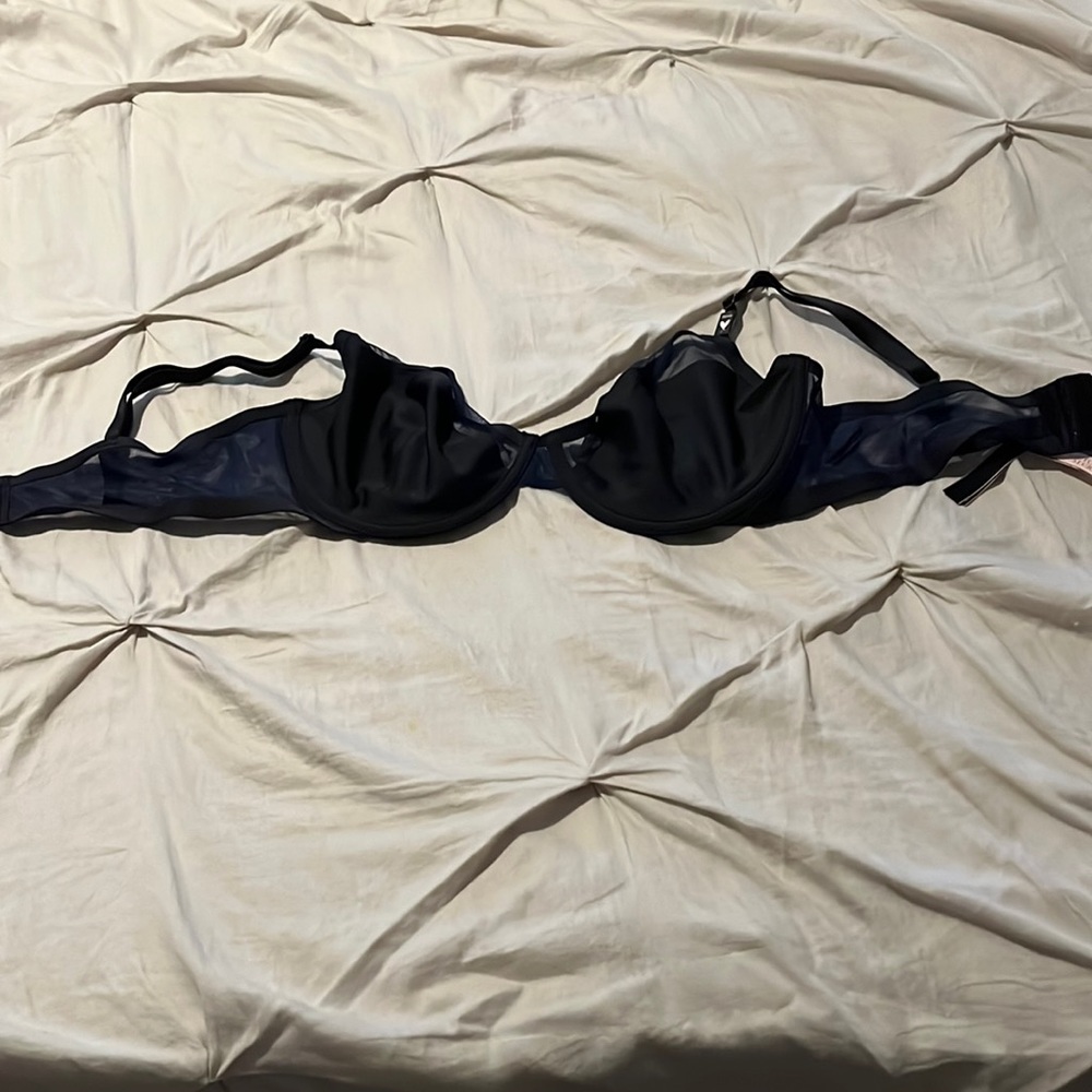 Nwt Victoria’s Secret unlined bra with underwire 34ddd